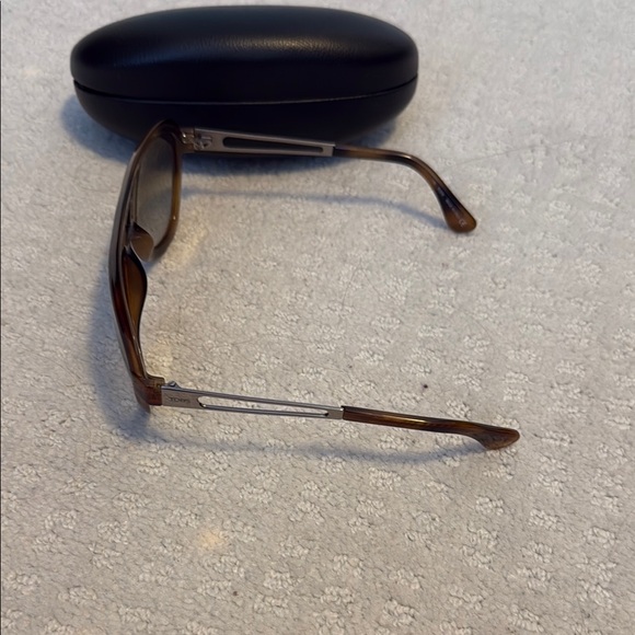 Tod's Brown Sunglasses - Picture 4 of 4